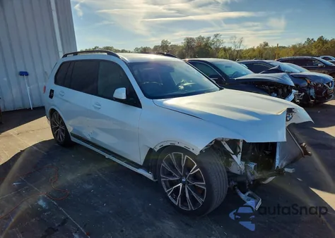 2022 BMW X7 xDrive40I z USA, uszkodzony, nr VIN 5UXCW2C00N9K73086